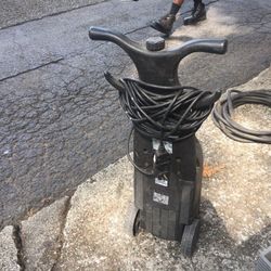 PRESSURE WASHER - 1800 psi