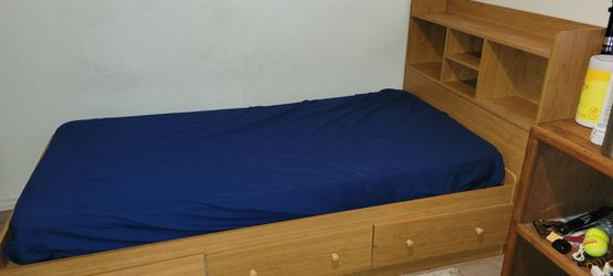 Twin kids bedframe