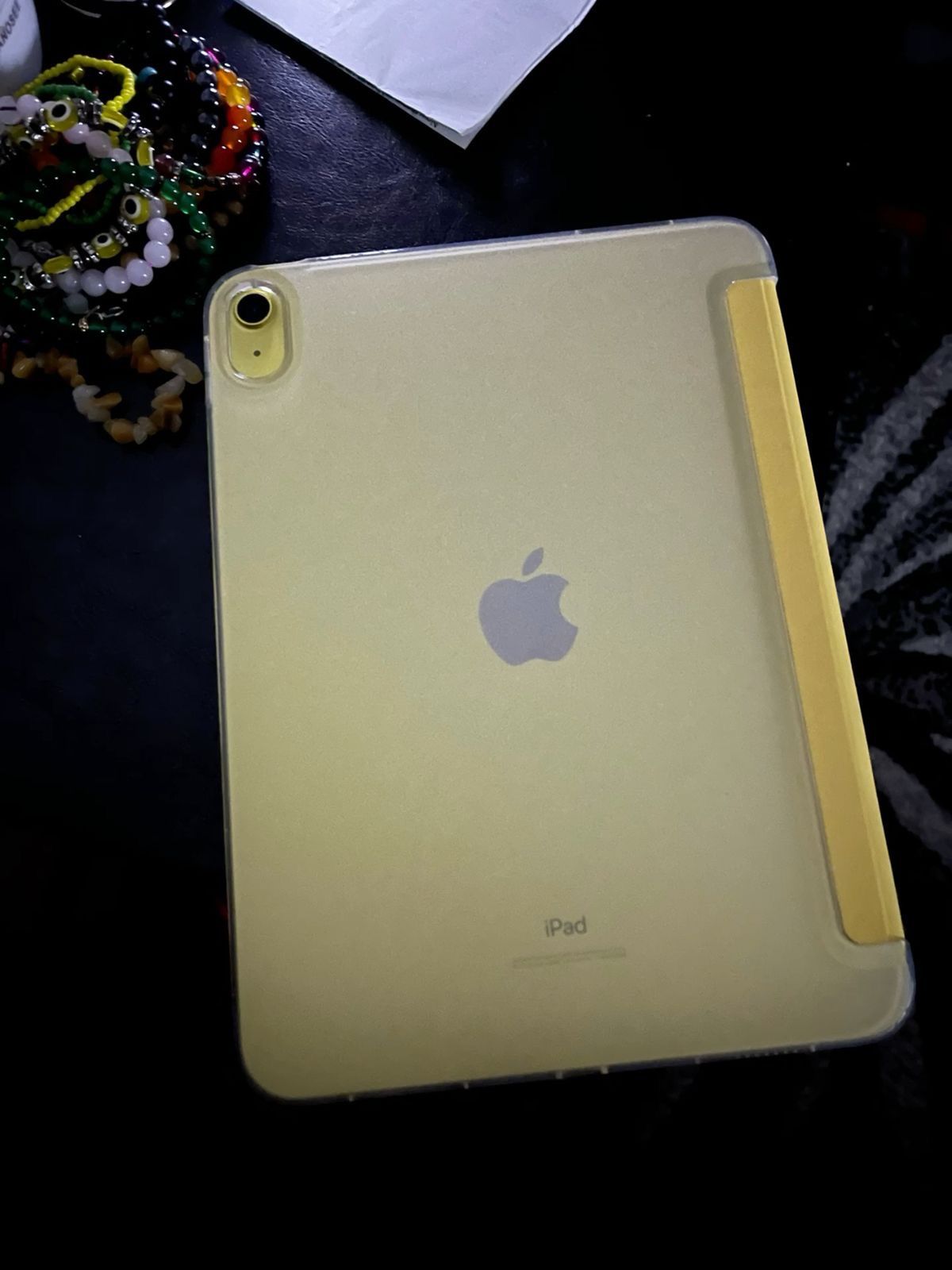 iPad 10th Generation Yellow Great Condition<3