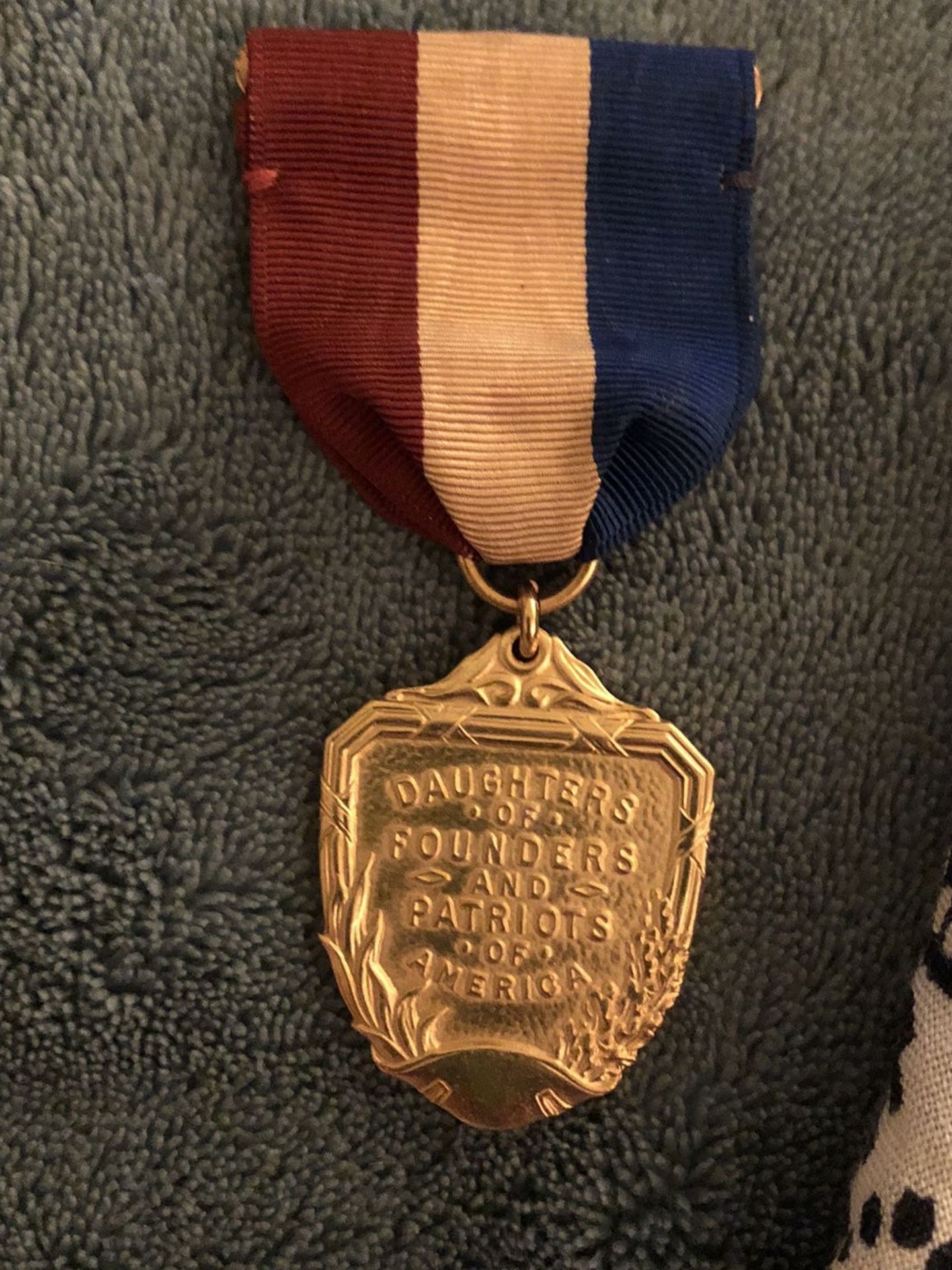 Vintage medal Daughters of Founders & Patriots of America