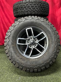 2025 Jeep Wrangler 5 Lug 17 Inch Takeoffs OEM Wheels