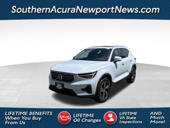 2025 Volvo XC40