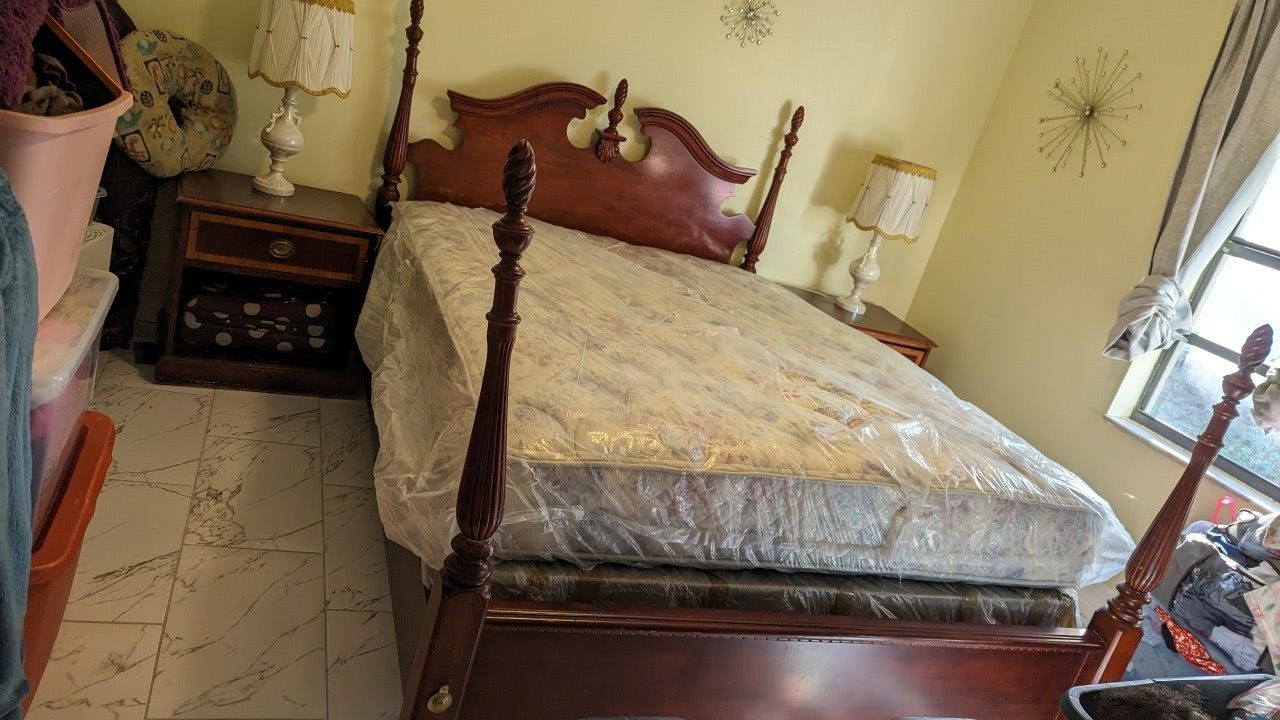 Queen Size Bed And Mattress for Sale in Orlando, FL OfferUp