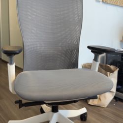 Autonomous A435 Chair ultra V2 Grey mesh