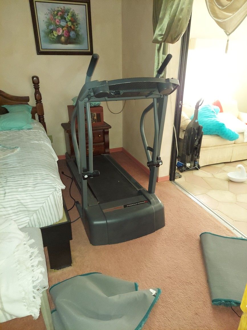 Pro-form Cross walk 365e Treadmill