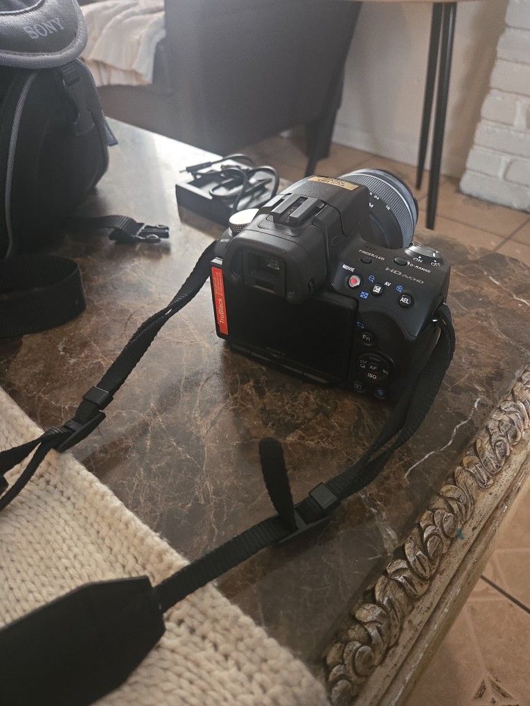 Sony Alpha SLT-A33 Camera
