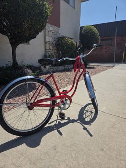 Selling a Schwinn beach cruiser for girls