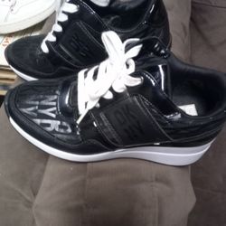 DK Women's Shoes Size 8 Only Worn Once Brand New Condition Retails For $179 Before Tax Selling For $75