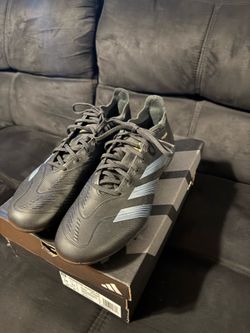 Soccer cleats predators size 10