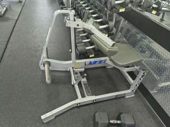 Seated calf raise machine Life fitness
