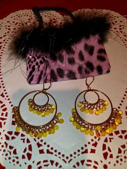 Earrings With Decorative Bag  Thumbnail