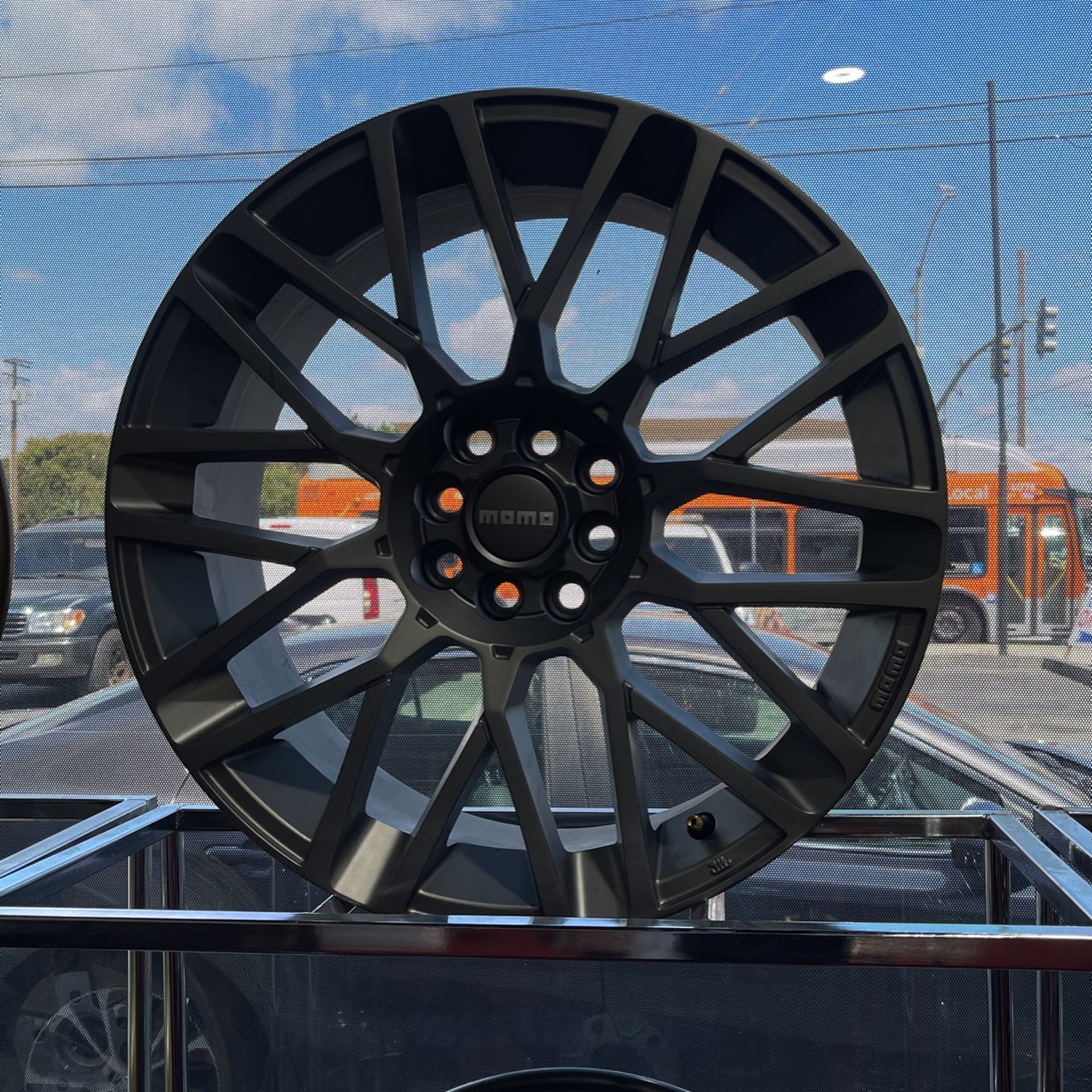 18” Set Of Momo Wheels 4x100 4x114