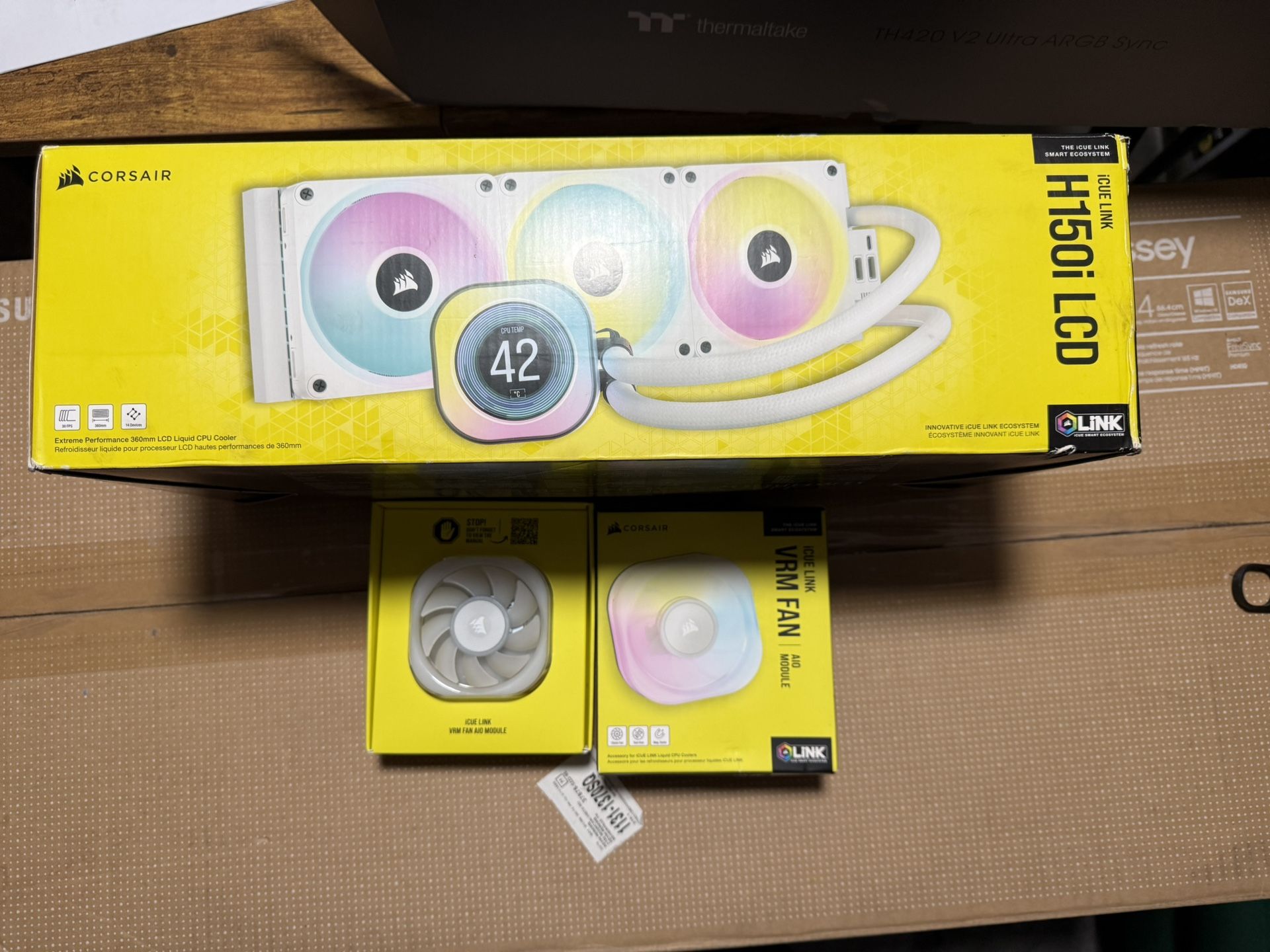 Corsair iCUE LINK H150i LCD 360 mm AIO (White) & VRM Fan Module — Great Condition!