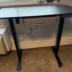 Electronic Standing Desk (47x23.5)
