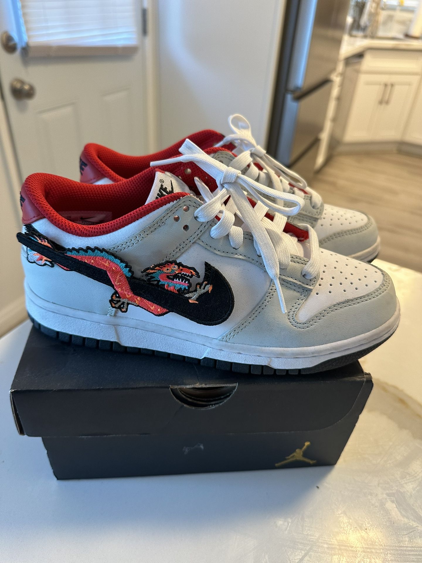 Nike Dunk Low Year Of The Dragon (GS) 5y