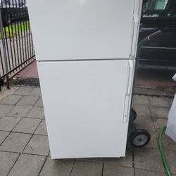 Hotpoint Refrigerator 