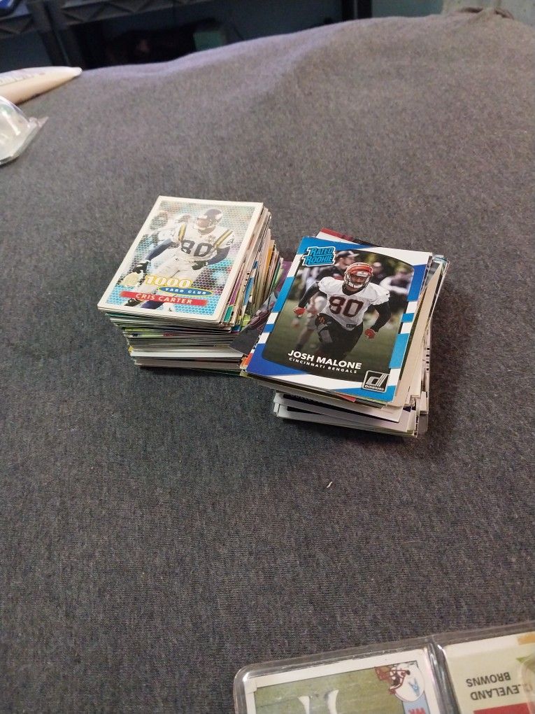 NFL And Baseball Cards 