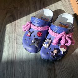 Sasuke crocs