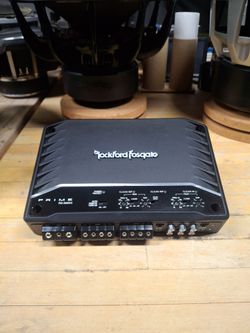 Rockford Fosgate R2 300x4 Barely new 220.00 function. Pick up merced 220.00