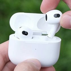 AirPods (Gen 3)