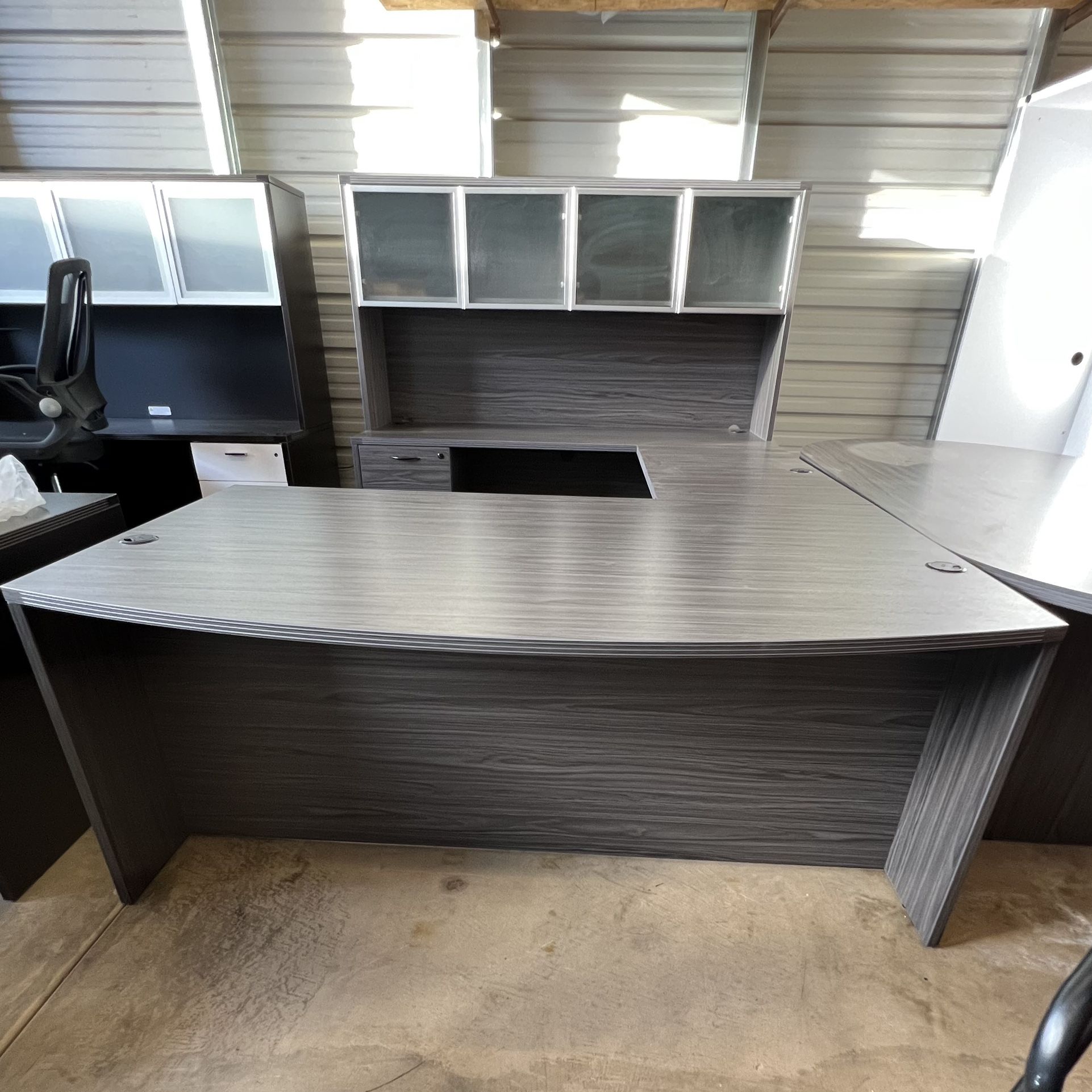 Desk With Hutch