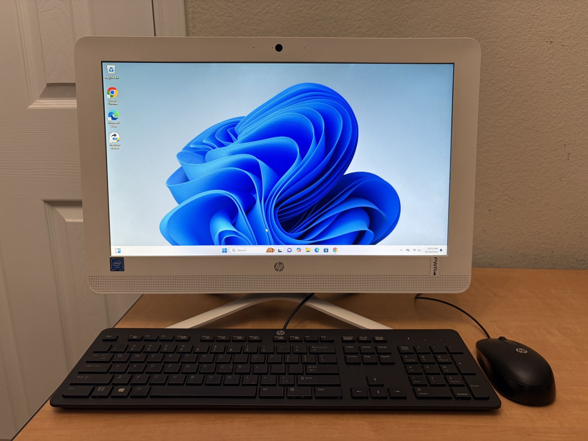 READ DESCRIPTION. Great HP 20” All In One Computer. $100
