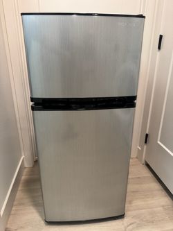 Insignia 4.3 cf mini fridge