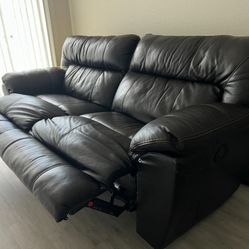 Recliner couch 