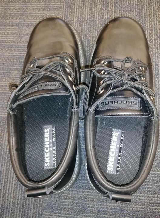 SKECHERS Men Low-Top Work Boots Size 11 Black Leather $45