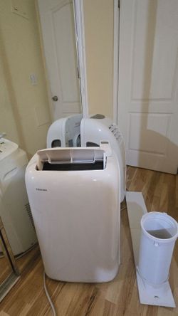 Portable air conditioner by Toshiba model RAC-PD0812CRRU. 8000 BTU in excellent working condition