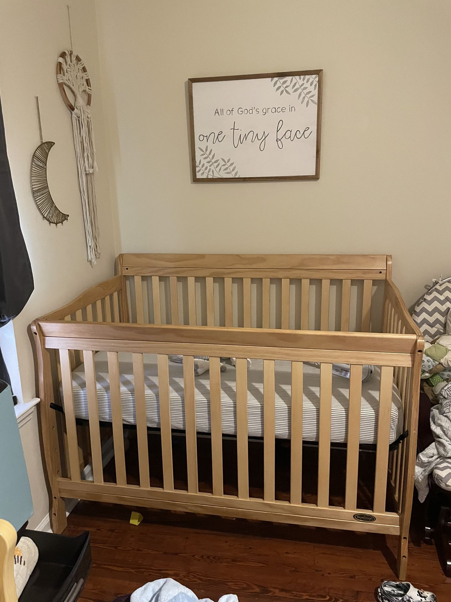 Dream On Me 5-in-1 Convertible Crib
