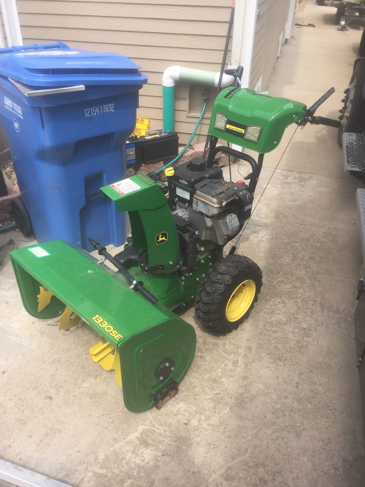 John Deere 1330SE Snow Blower
