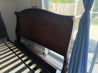 King Sleigh Bedroom set