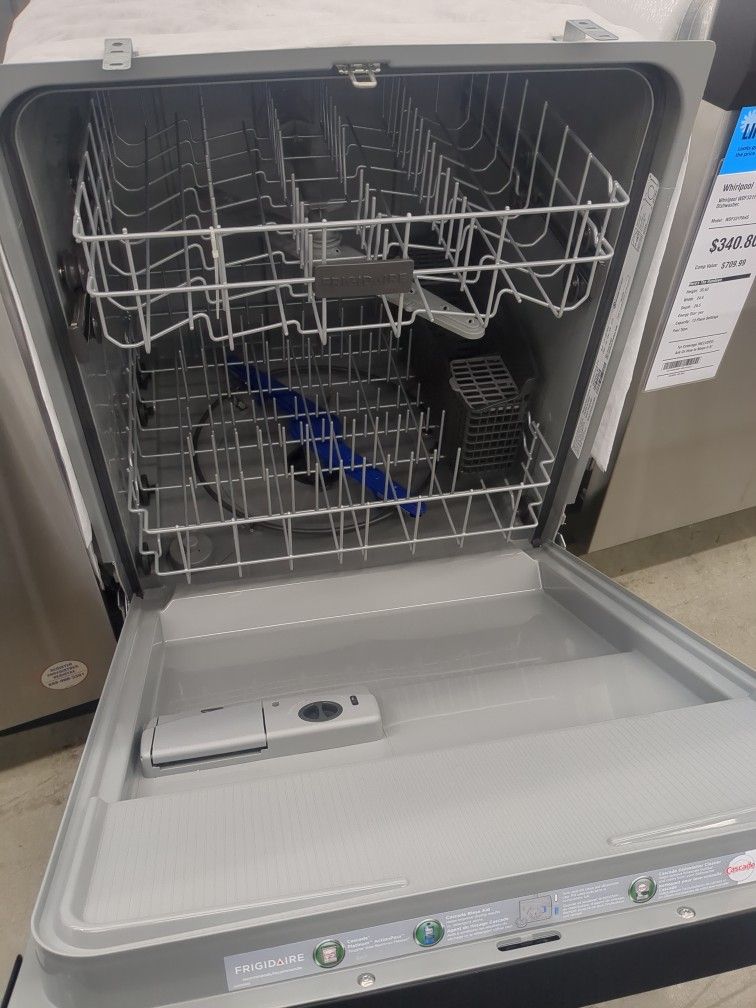 Frigidaire FFCD2413US 24 Built in Stainless Steel Dishwasher