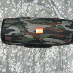 JBL Charge 4 / Camouflage 