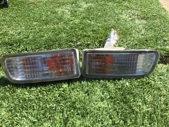 Toyota 4Runner front bumper turn light assembly