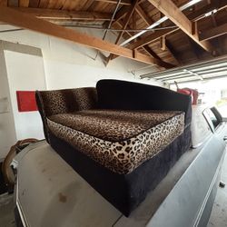 Lepord Love Seat