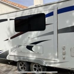 2017 Lance Travel Trailer 1995 *Make An Offer*