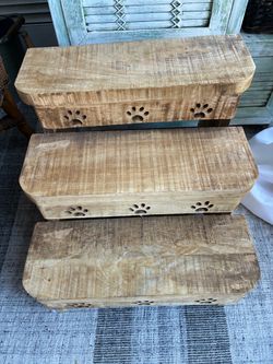 Wooden 3-Step Pet Stairs with Paw Print Carvings
