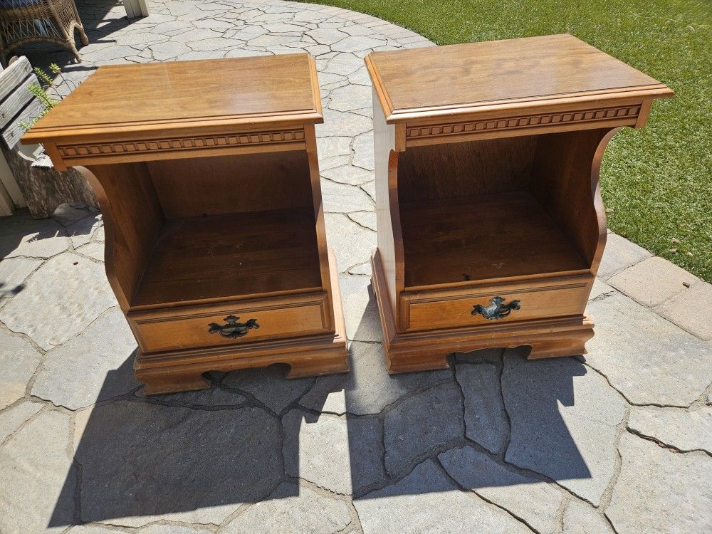 Pair of Bedroom Wood Nightstands