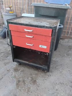 Tool chest