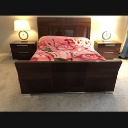 Dania Queen Bedroom Set