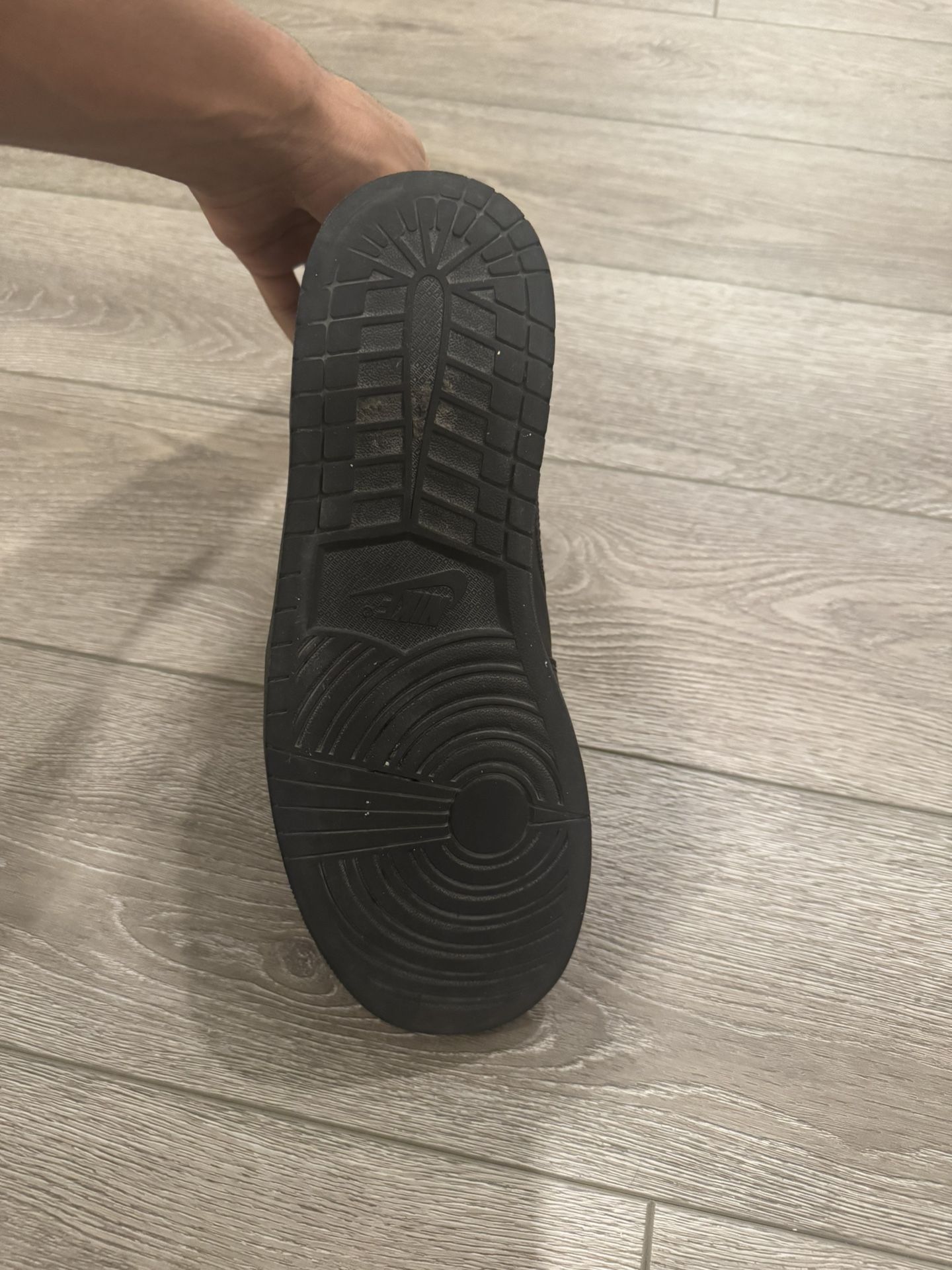 Nike Jordan 1 Mid Triple Black