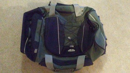 Large Samsonite duffle bag with wheels