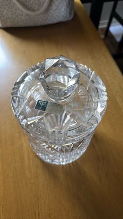 Crystal container