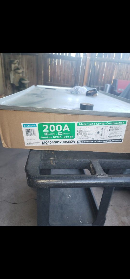 200 Amp Siemans Panel Bottom Or Top Feed Solar Rated