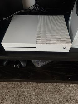 Microsoft Xbox One S Console 1tb 2 games