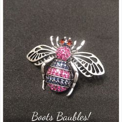 Bumble bee brooch