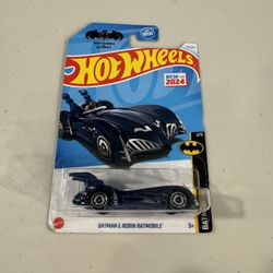 Hot Wheels Batman & Robin Batmobile 2024