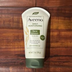 Aveeno Daily Moisturizing Facial Cream With Soothing Oat; For Dry Skin: Fragrance Free; 5 oz